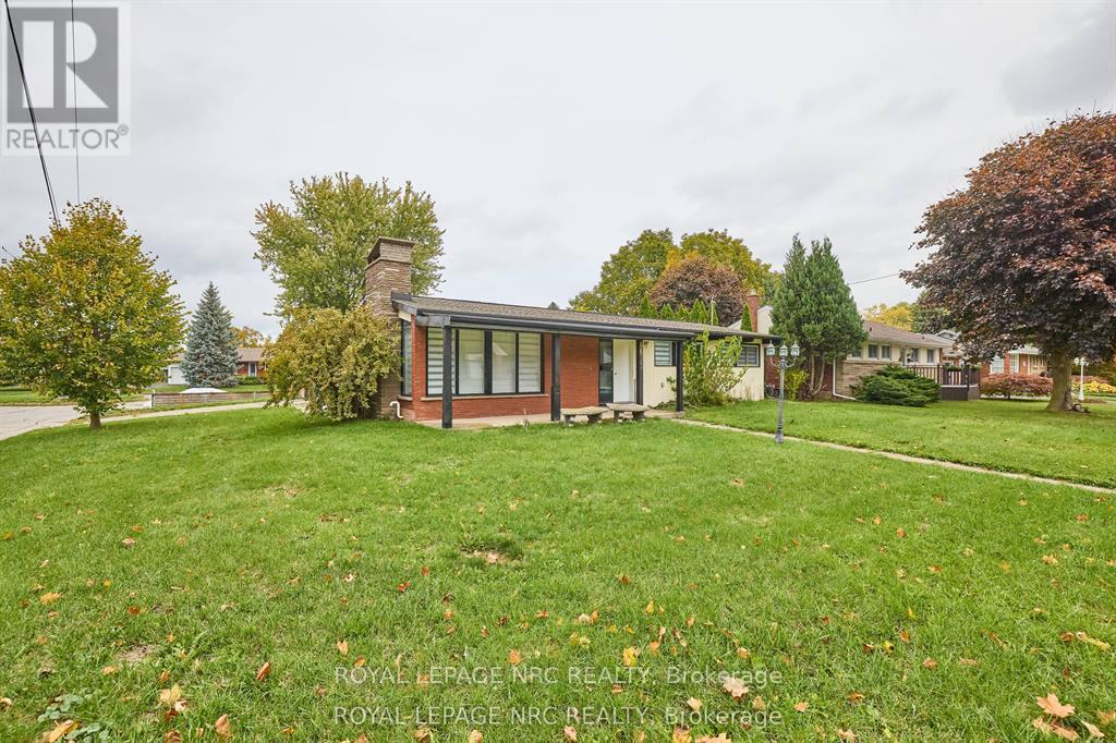 












6673 HUGGINS STREET

,
Niagara Falls (Stamford),




Ontario
L2J1H5

