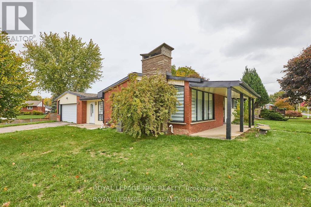 












6673 HUGGINS STREET

,
Niagara Falls (Stamford),




Ontario
L2J1H5

