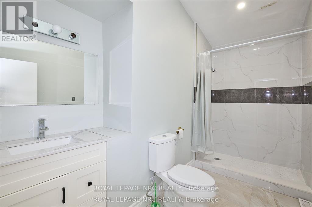 












6673 HUGGINS STREET

,
Niagara Falls (Stamford),




Ontario
L2J1H5

