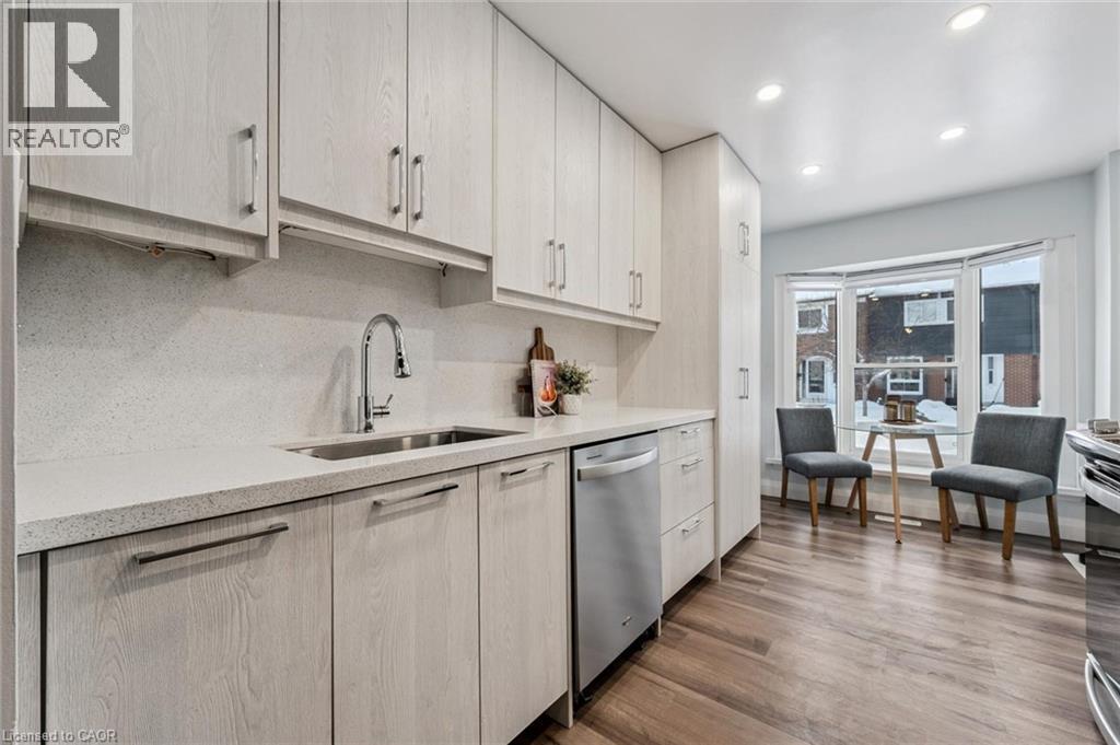 












121 BAGOT Street Unit# 30

,
Guelph,




Ontario
N1H5T8

