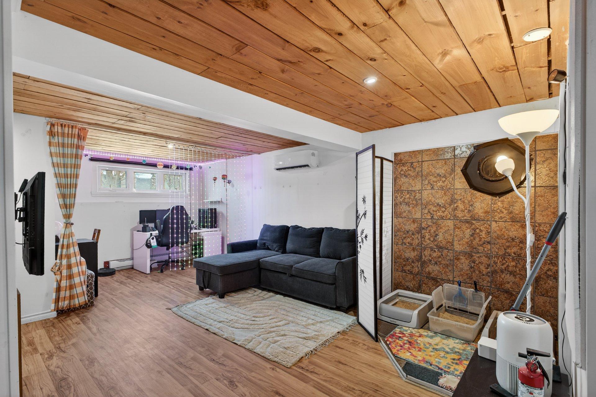 









118


Rue Guy

,
Vaudreuil-Dorion,




QC
J7V8B1

