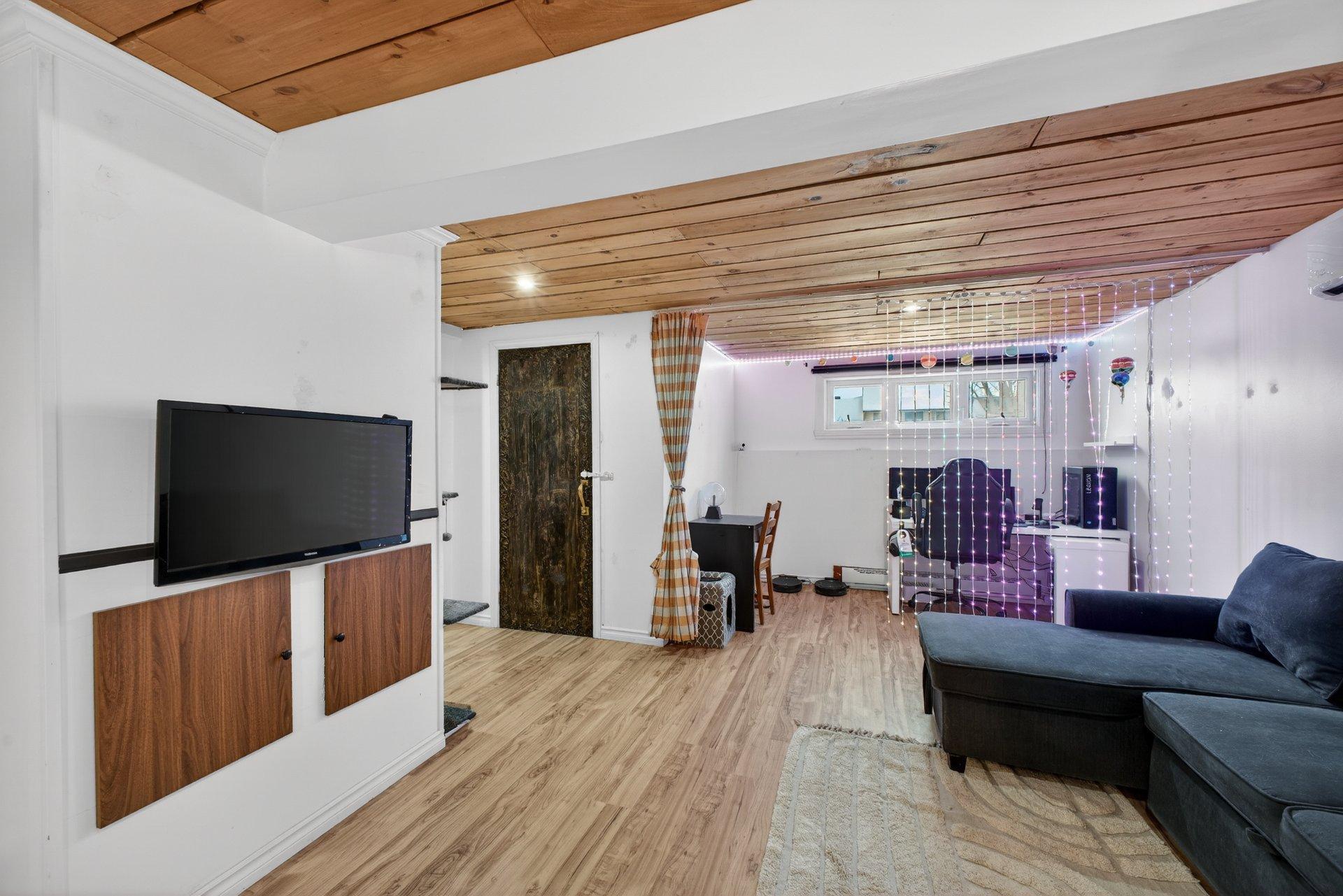 









118


Rue Guy

,
Vaudreuil-Dorion,




QC
J7V8B1

