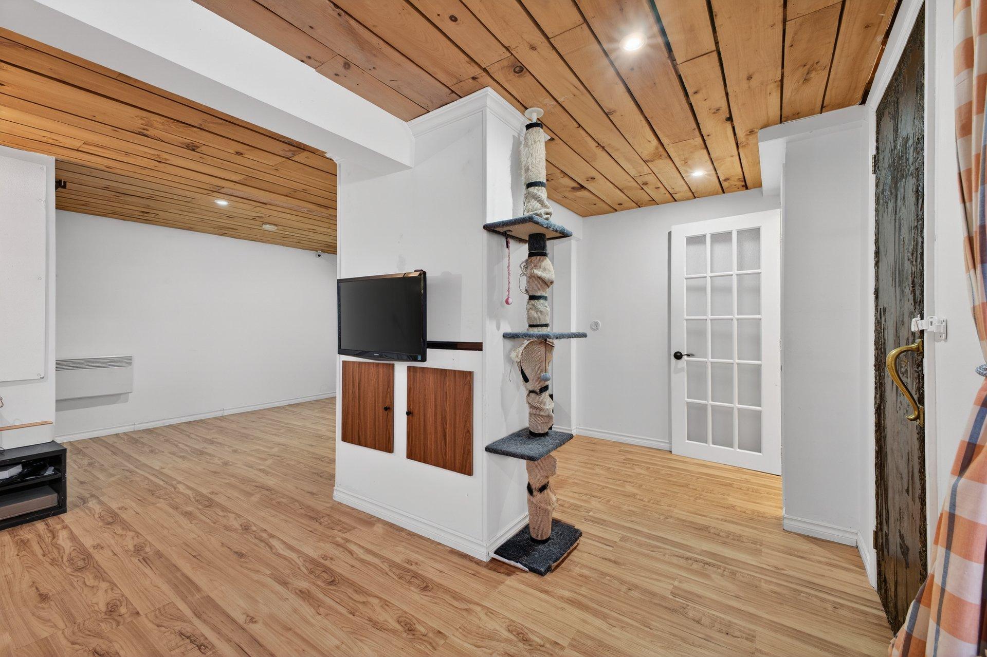 









118


Rue Guy

,
Vaudreuil-Dorion,




QC
J7V8B1

