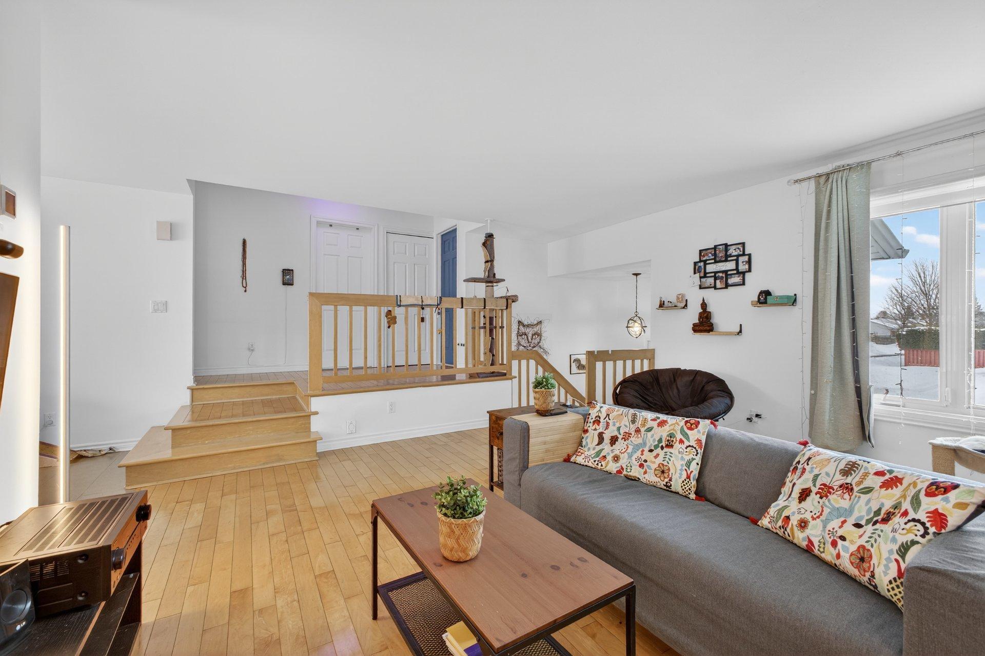 









118


Rue Guy

,
Vaudreuil-Dorion,




QC
J7V8B1

