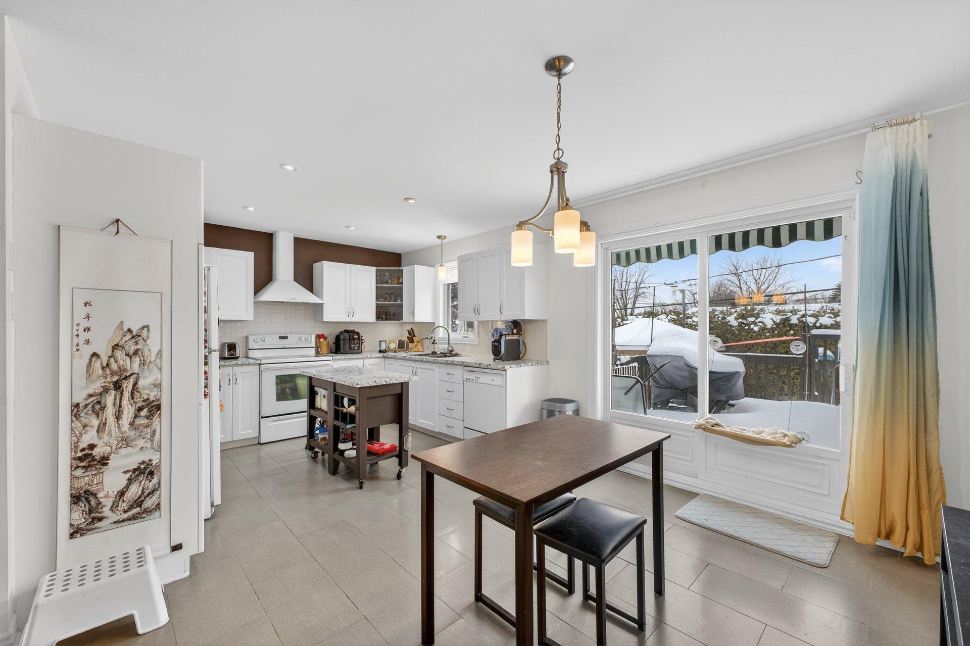 









118


Rue Guy

,
Vaudreuil-Dorion,




QC
J7V8B1

