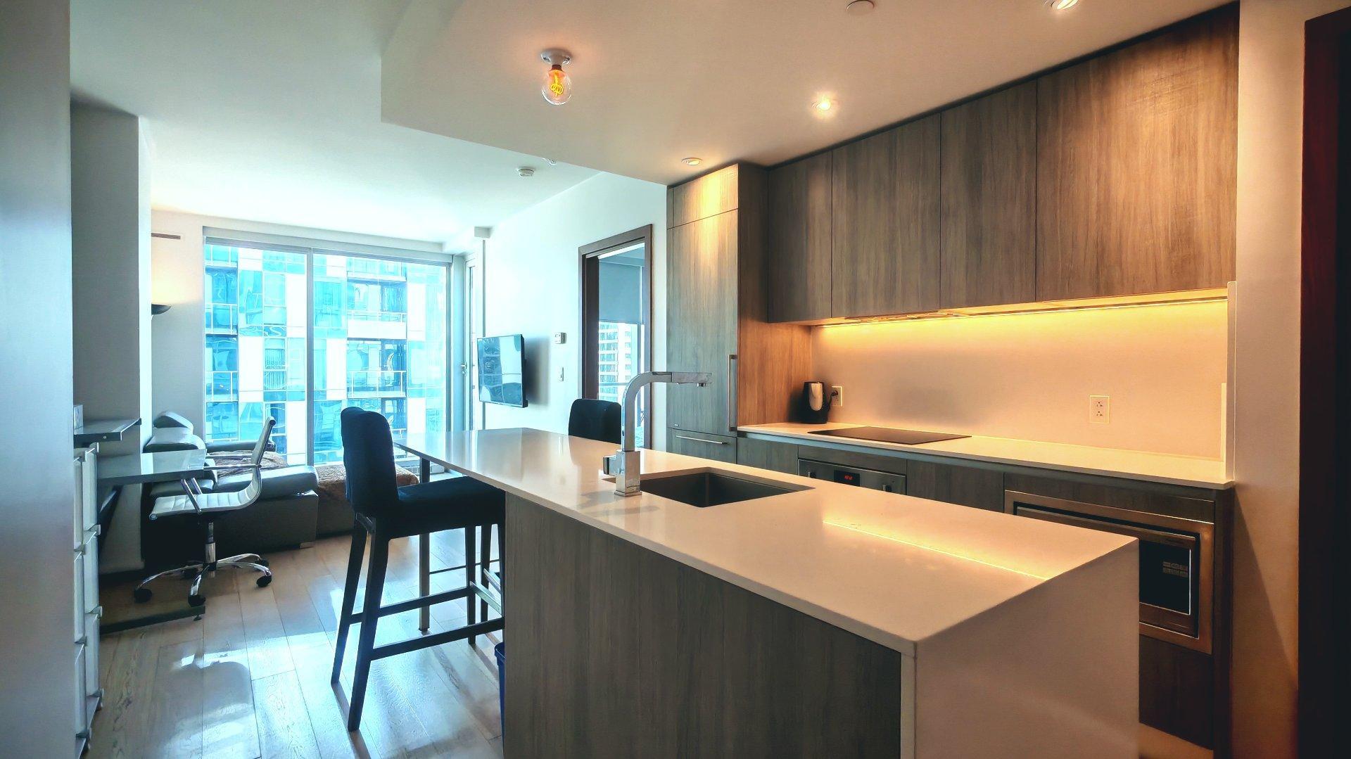 









1450


Boul. René-Lévesque O.

, 2707,
Montréal (Ville-Marie),




QC
H3G0E1

