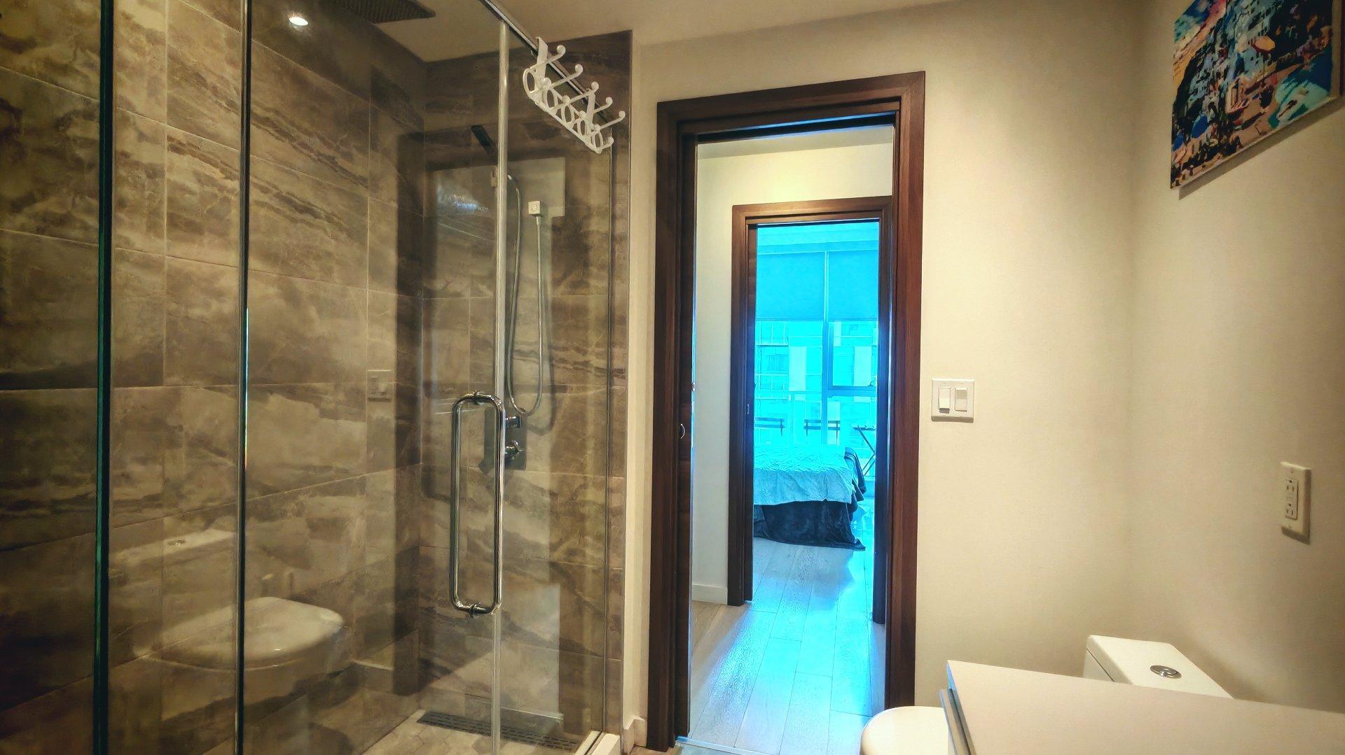 









1450


Boul. René-Lévesque O.

, 2707,
Montréal (Ville-Marie),




QC
H3G0E1

