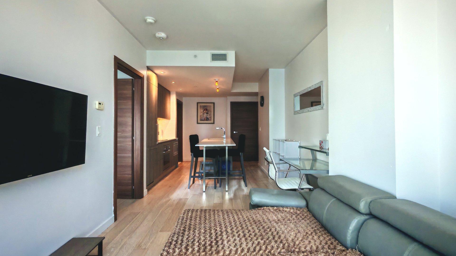 









1450


Boul. René-Lévesque O.

, 2707,
Montréal (Ville-Marie),




QC
H3G0E1

