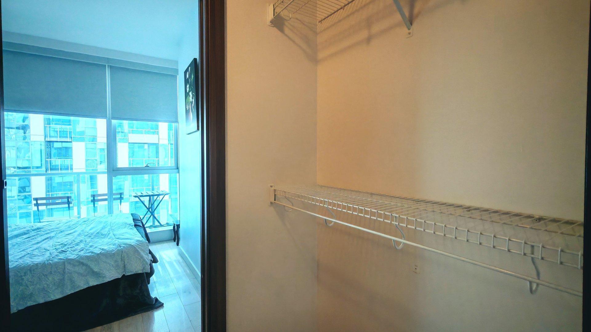 









1450


Boul. René-Lévesque O.

, 2707,
Montréal (Ville-Marie),




QC
H3G0E1

