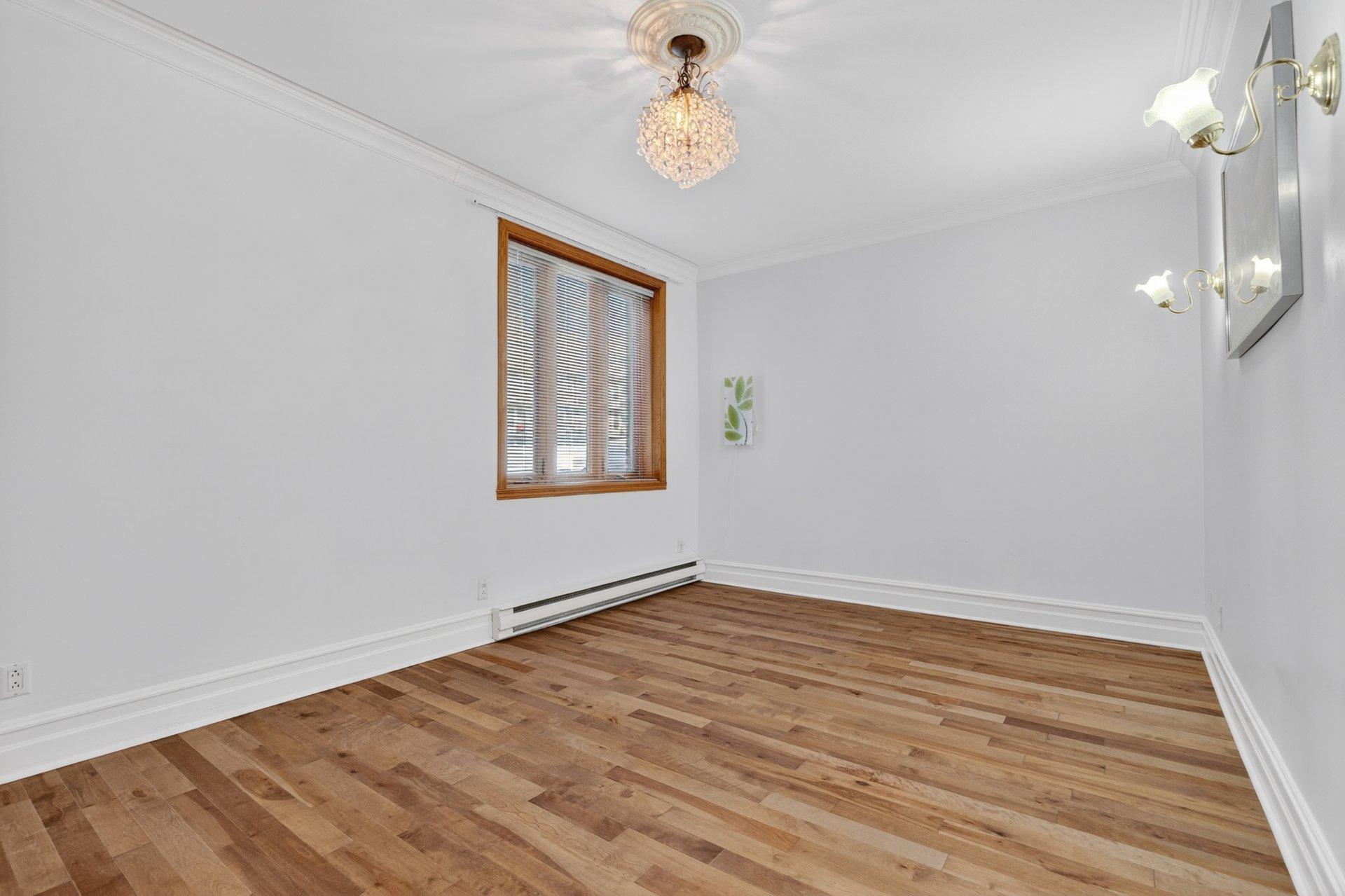 









4131


Ch. de la Côte-des-Neiges

, 5,
Montréal (Ville-Marie),




QC
H3H1X1

