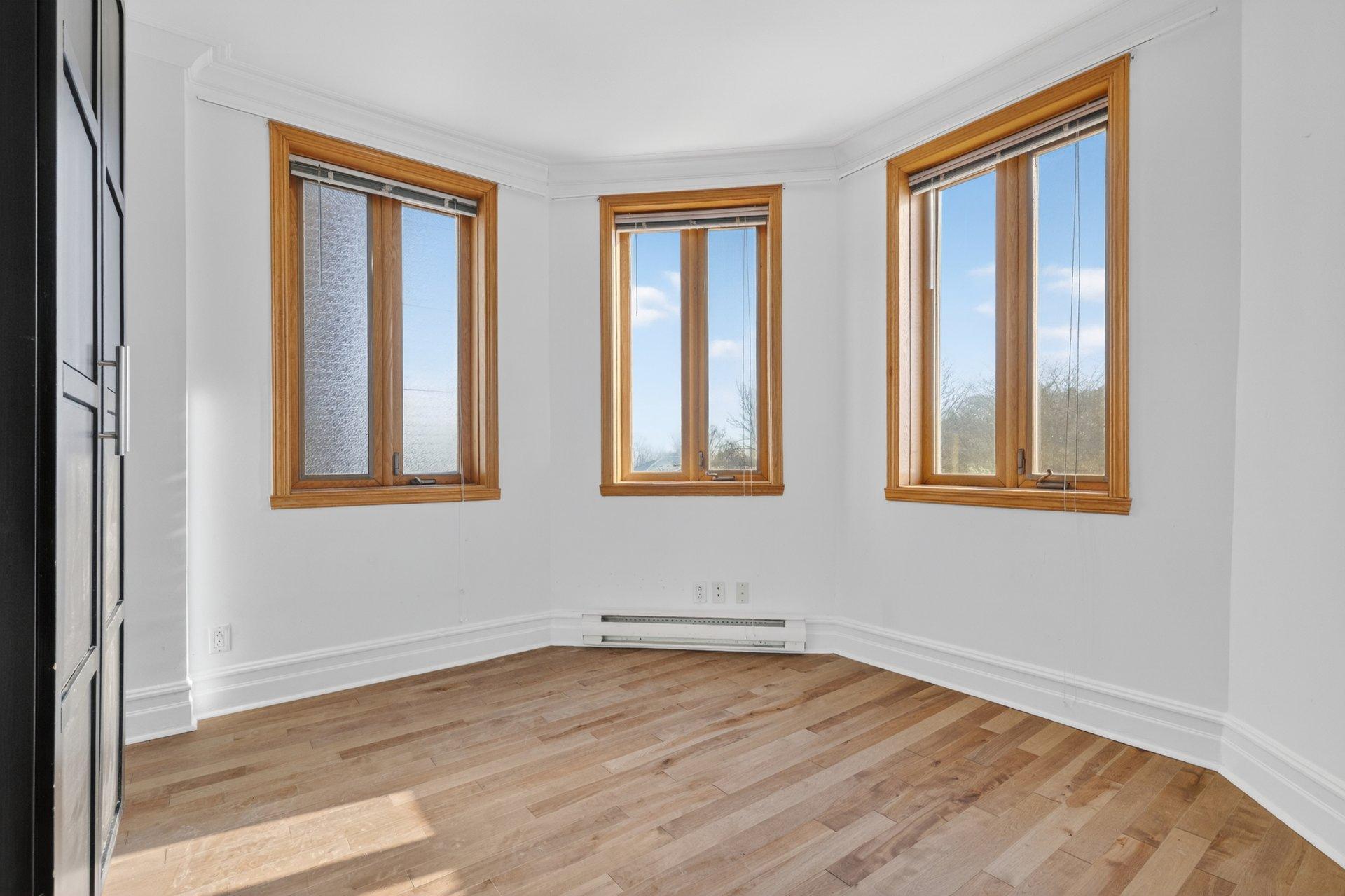 









4131


Ch. de la Côte-des-Neiges

, 5,
Montréal (Ville-Marie),




QC
H3H1X1

