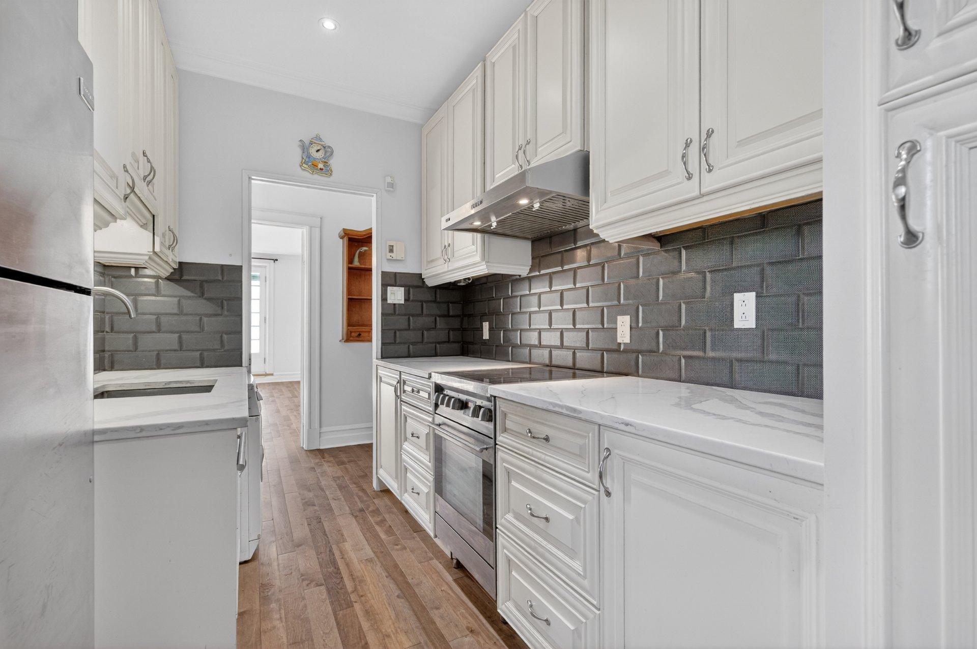 









4131


Ch. de la Côte-des-Neiges

, 5,
Montréal (Ville-Marie),




QC
H3H1X1

