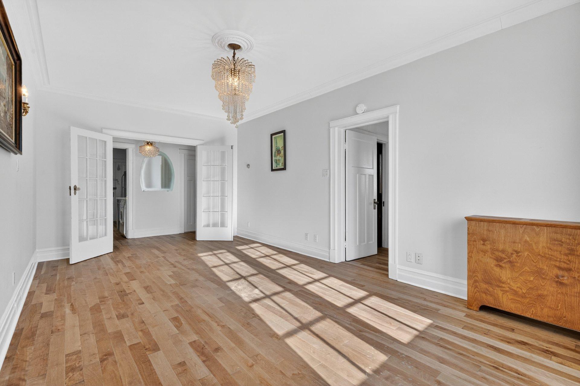 









4131


Ch. de la Côte-des-Neiges

, 5,
Montréal (Ville-Marie),




QC
H3H1X1

