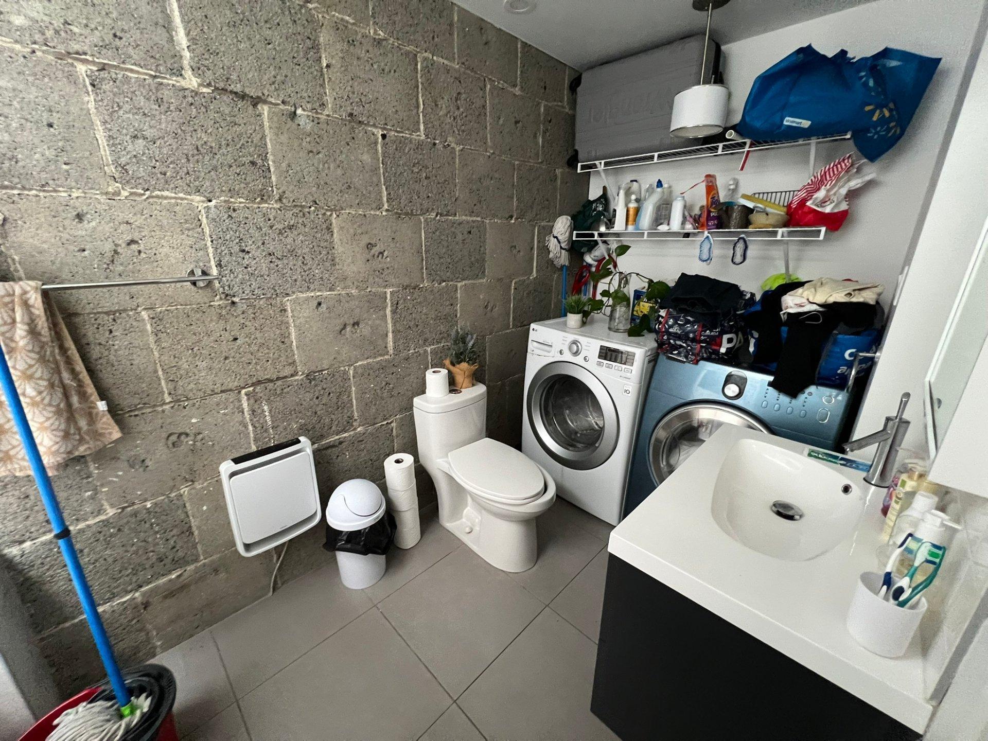 









5003


Rue Louis-Veuillot

,
Montréal (Mercier/Hochelaga-Maisonneuve),




QC
H1M2N4

