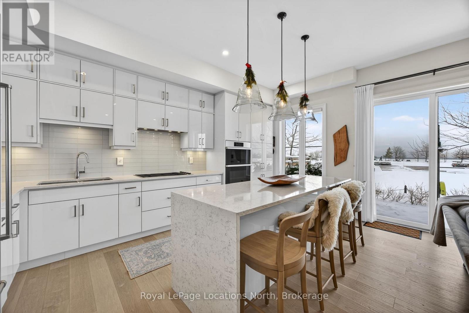 












4 HURONIC COURT

,
Collingwood,




Ontario
L9Y5L6

