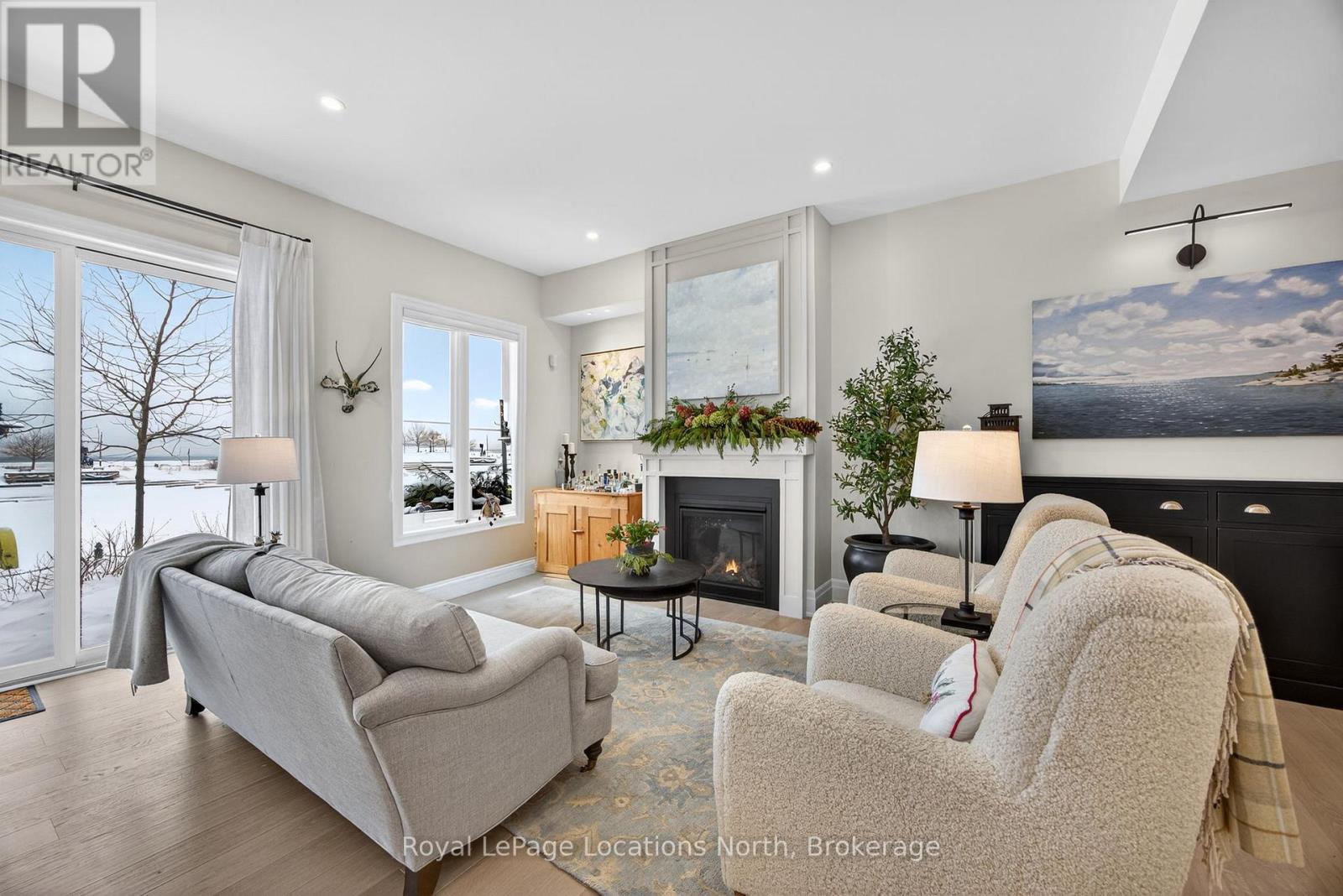 












4 HURONIC COURT

,
Collingwood,




Ontario
L9Y5L6

