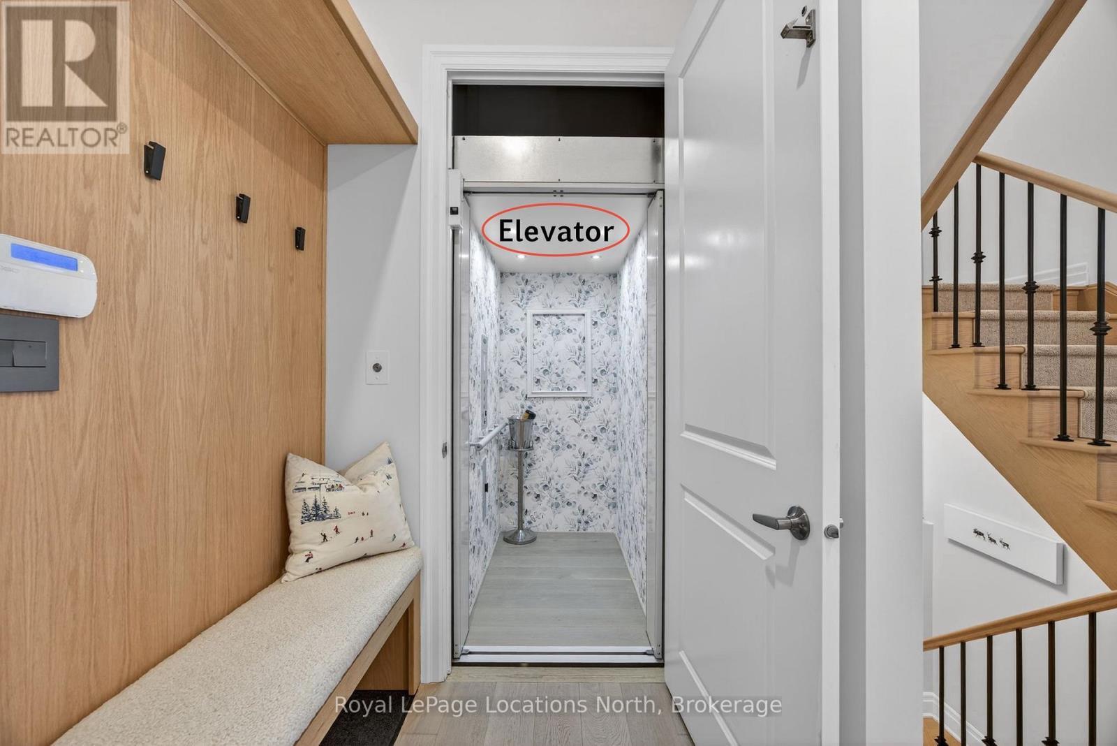 












4 HURONIC COURT

,
Collingwood,




Ontario
L9Y5L6

