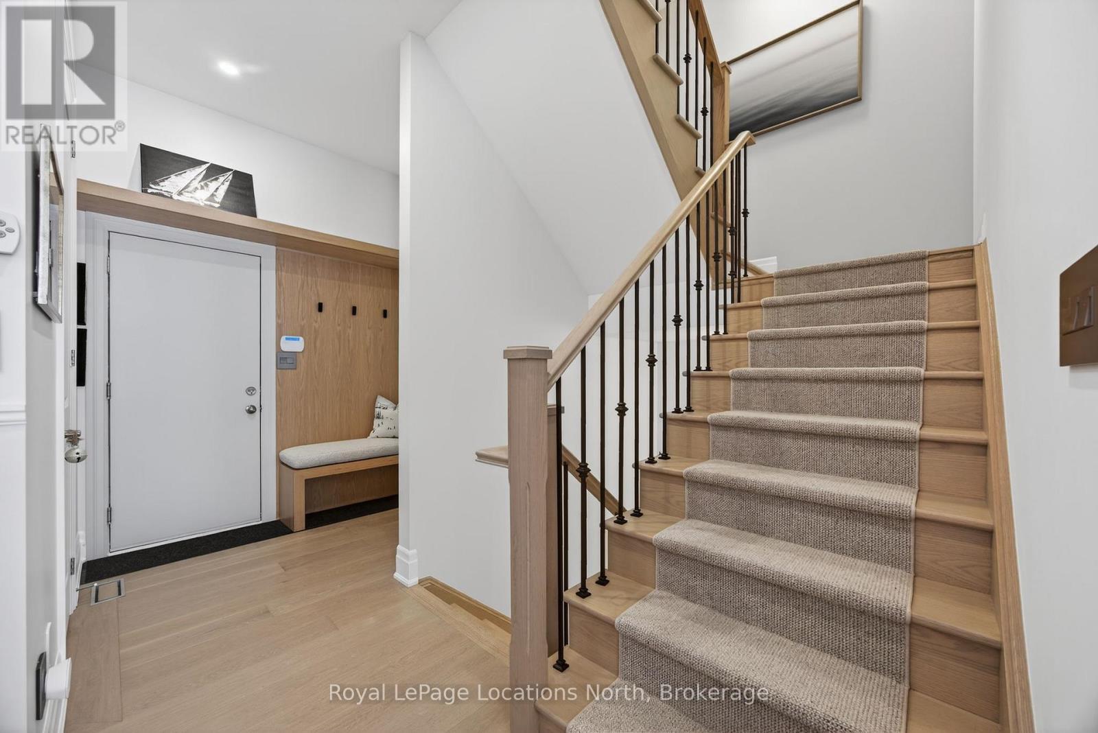 












4 HURONIC COURT

,
Collingwood,




Ontario
L9Y5L6

