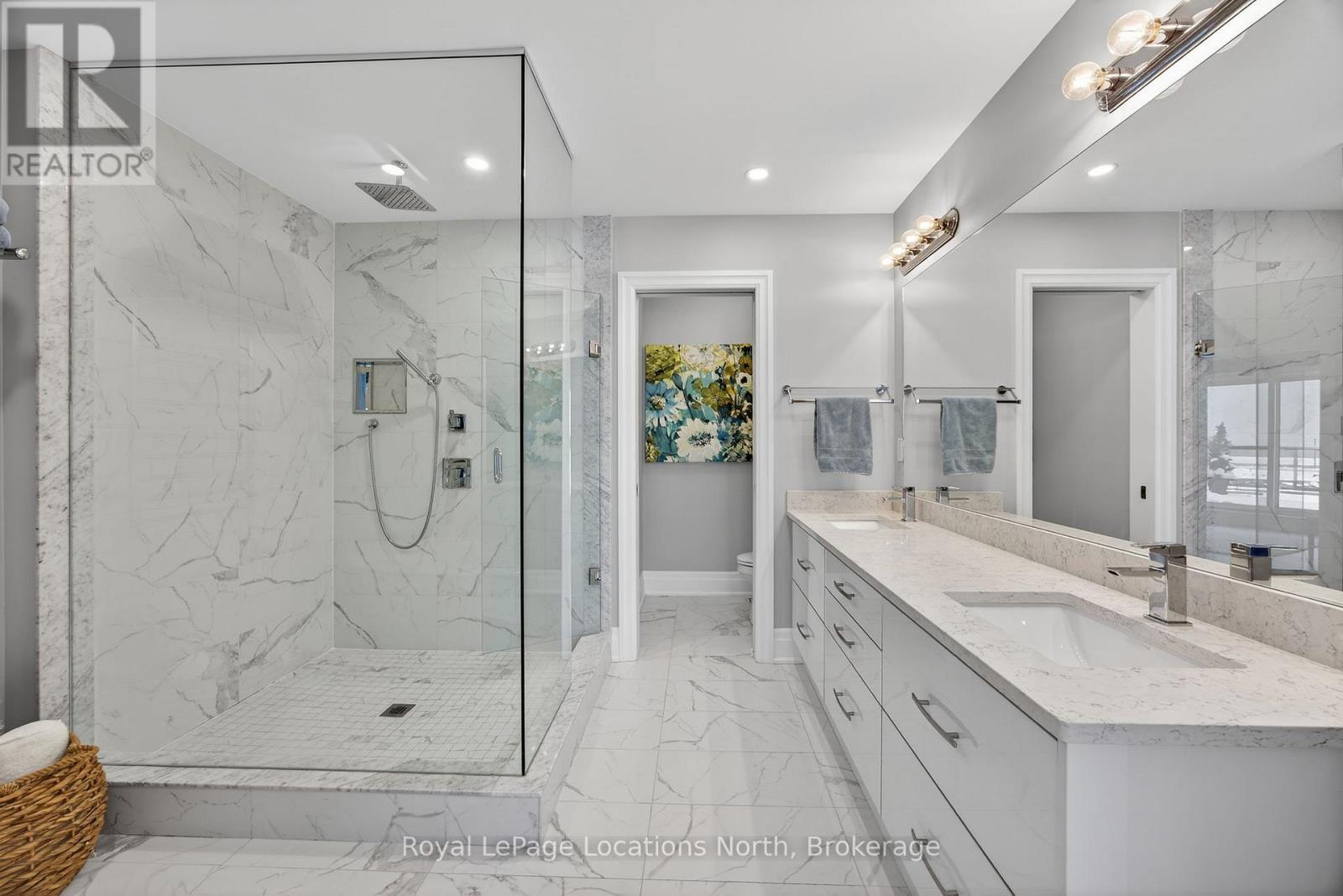 












4 HURONIC COURT

,
Collingwood,




Ontario
L9Y5L6

