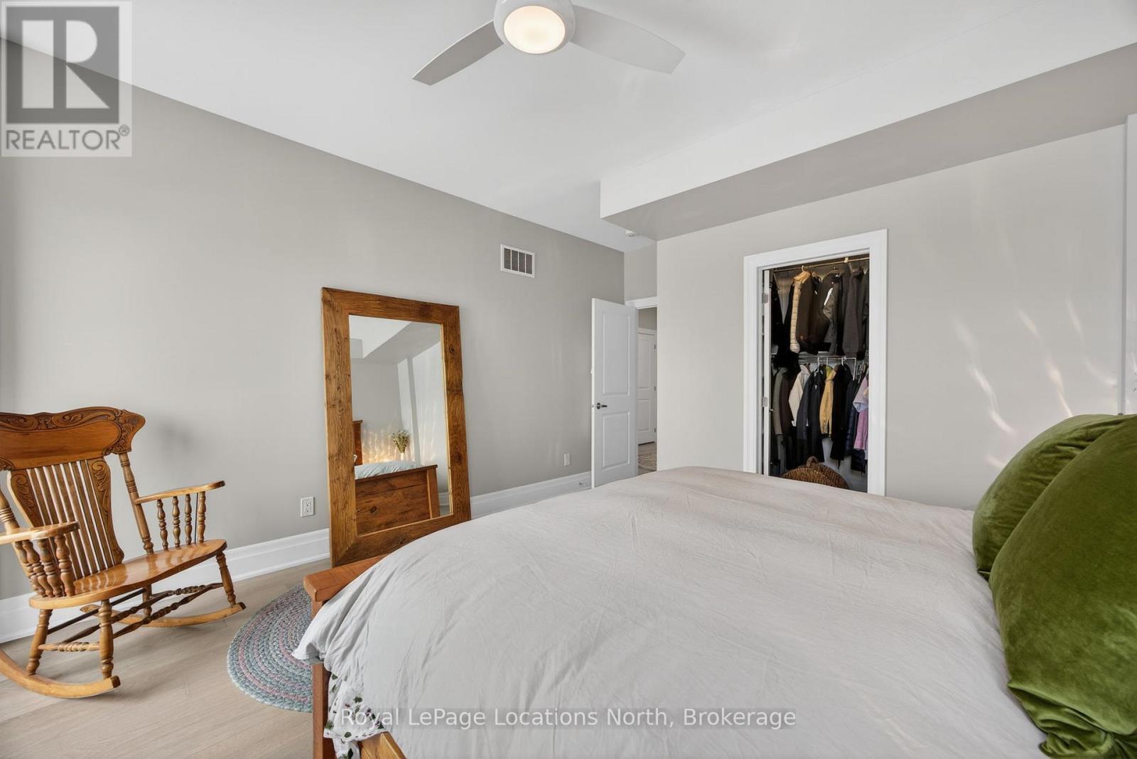 












4 HURONIC COURT

,
Collingwood,




Ontario
L9Y5L6

