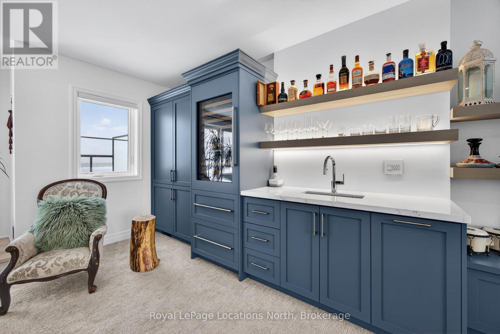 












4 HURONIC COURT

,
Collingwood,




Ontario
L9Y5L6

