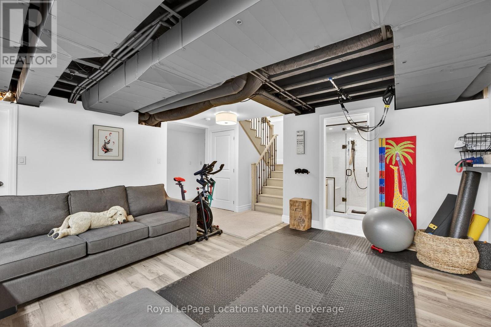 












4 HURONIC COURT

,
Collingwood,




Ontario
L9Y5L6

