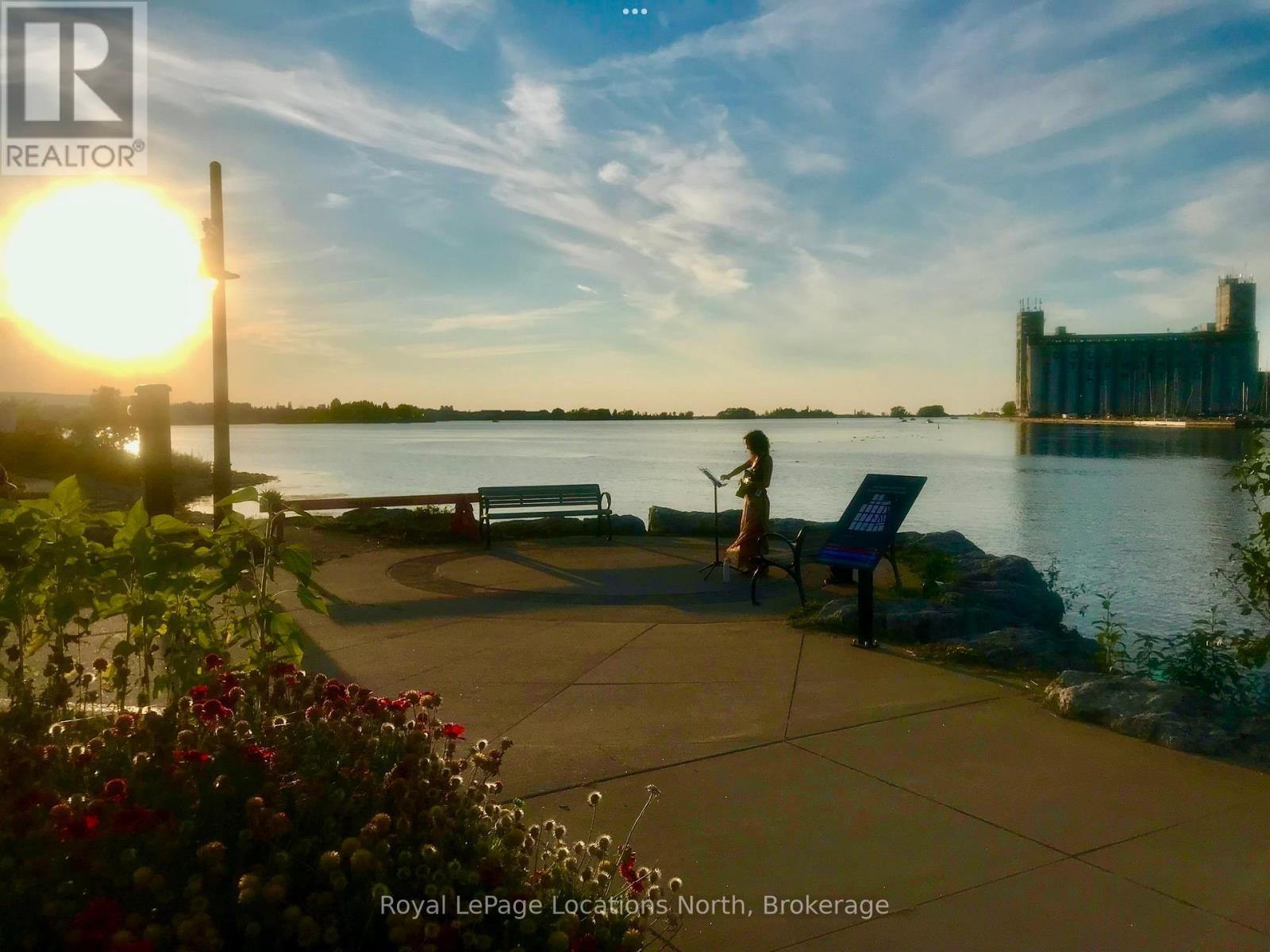 












4 HURONIC COURT

,
Collingwood,




Ontario
L9Y5L6

