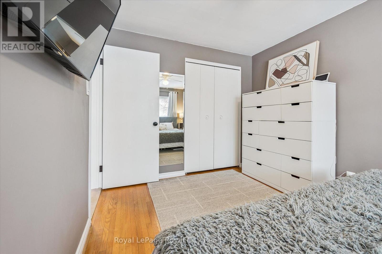 












38 BRENTWOOD DRIVE

,
Guelph (Riverside Park),




Ontario
N1H5M7

