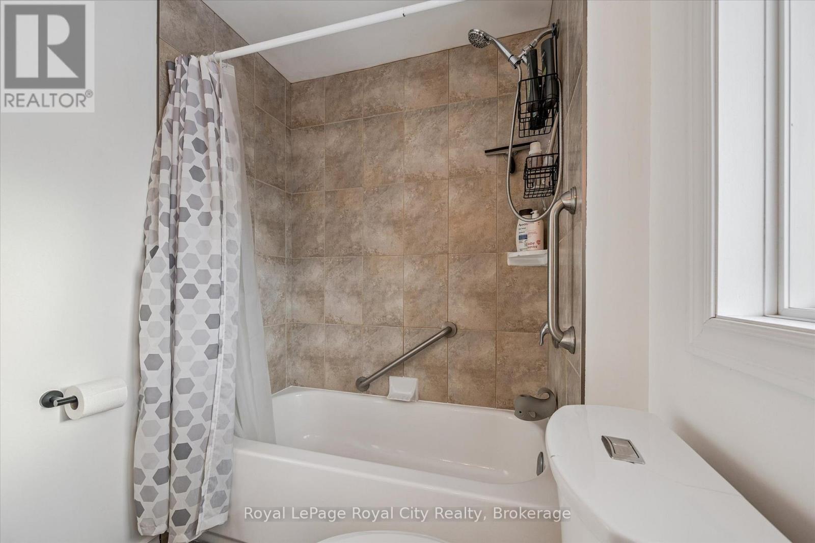 












38 BRENTWOOD DRIVE

,
Guelph (Riverside Park),




Ontario
N1H5M7

