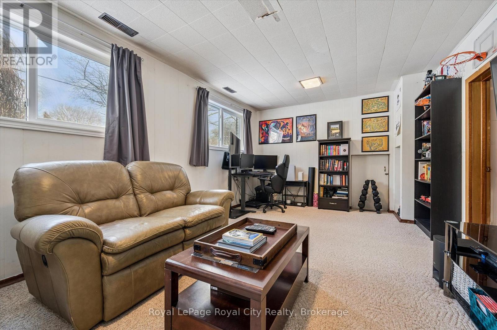 












38 BRENTWOOD DRIVE

,
Guelph (Riverside Park),




Ontario
N1H5M7

