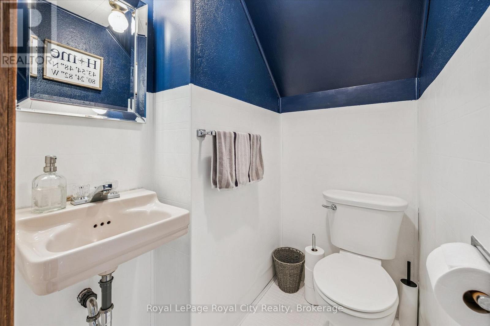 












38 BRENTWOOD DRIVE

,
Guelph (Riverside Park),




Ontario
N1H5M7

