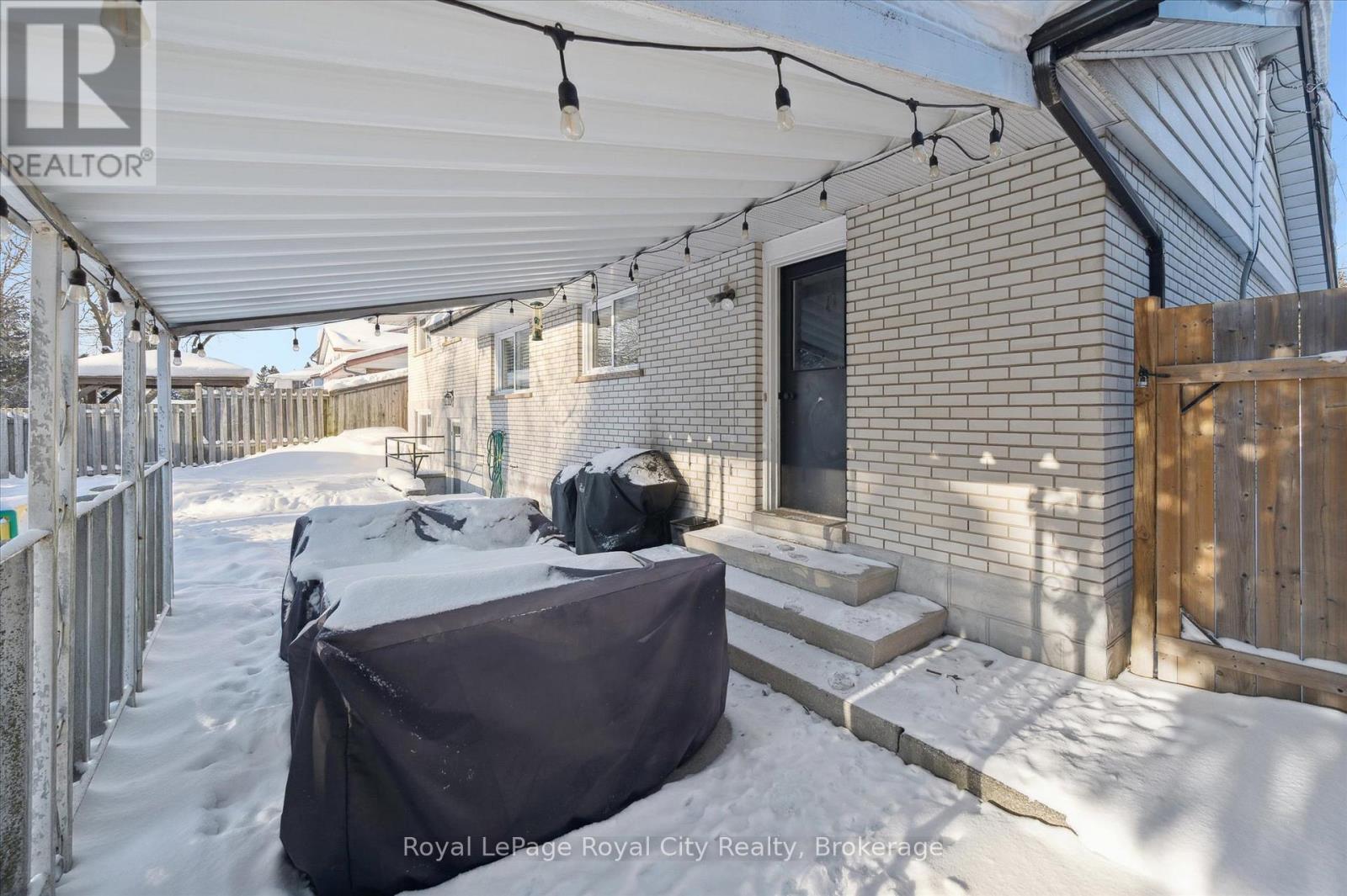 












38 BRENTWOOD DRIVE

,
Guelph (Riverside Park),




Ontario
N1H5M7

