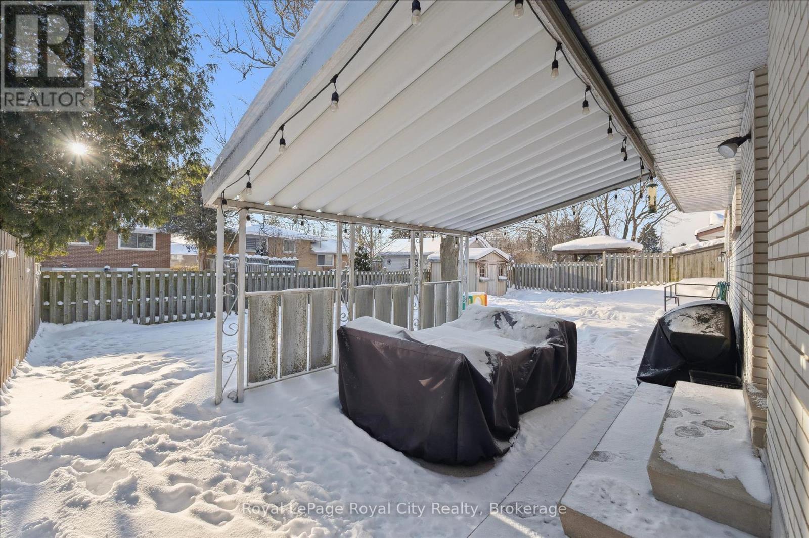 












38 BRENTWOOD DRIVE

,
Guelph (Riverside Park),




Ontario
N1H5M7


