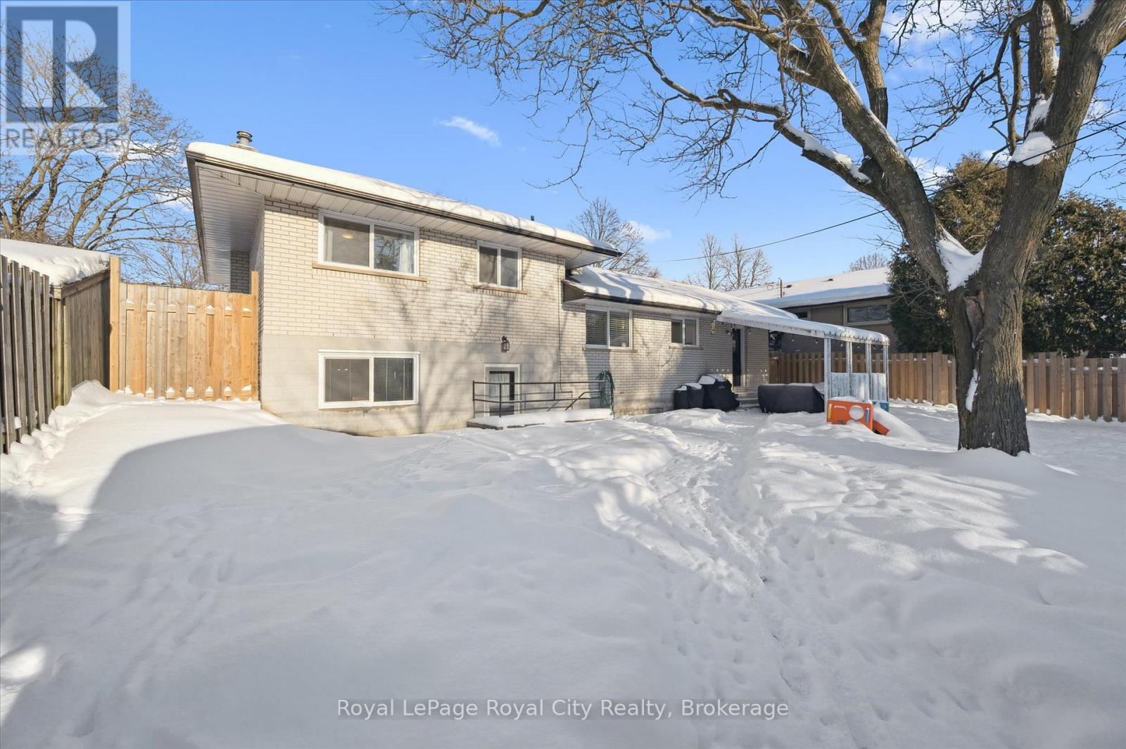 












38 BRENTWOOD DRIVE

,
Guelph (Riverside Park),




Ontario
N1H5M7


