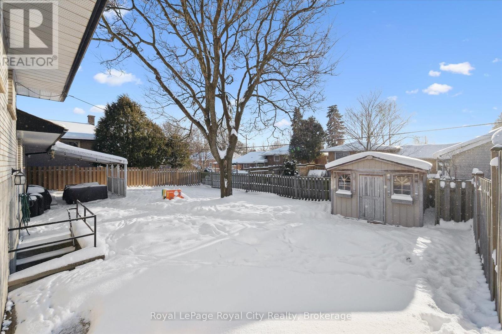 












38 BRENTWOOD DRIVE

,
Guelph (Riverside Park),




Ontario
N1H5M7

