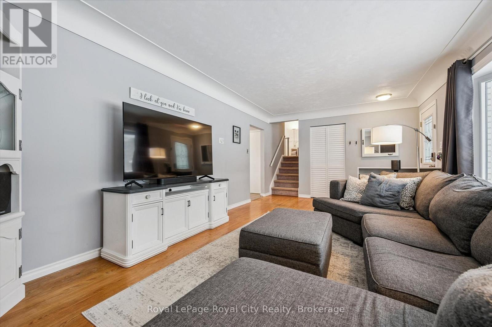 












38 BRENTWOOD DRIVE

,
Guelph (Riverside Park),




Ontario
N1H5M7

