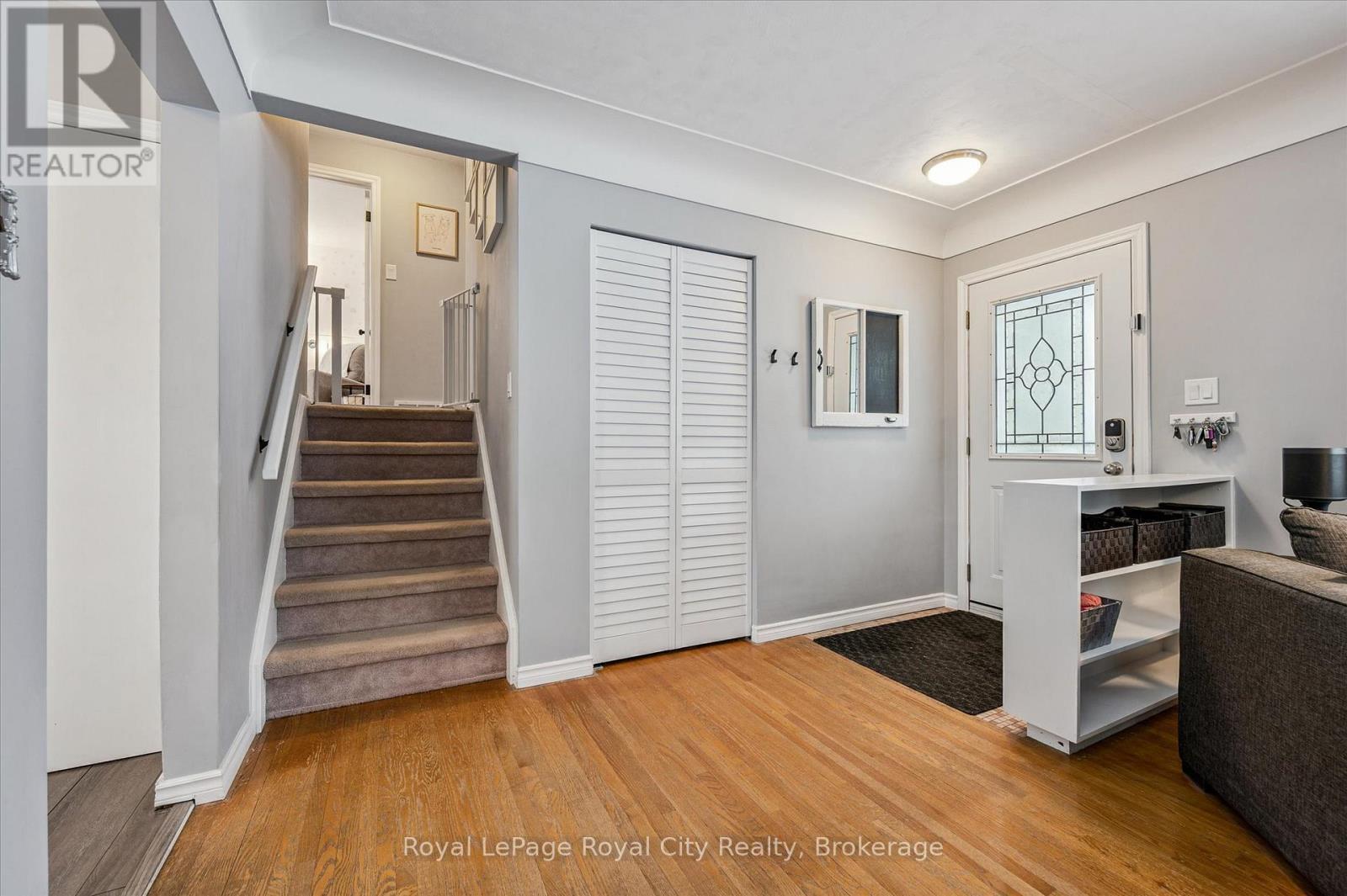 












38 BRENTWOOD DRIVE

,
Guelph (Riverside Park),




Ontario
N1H5M7

