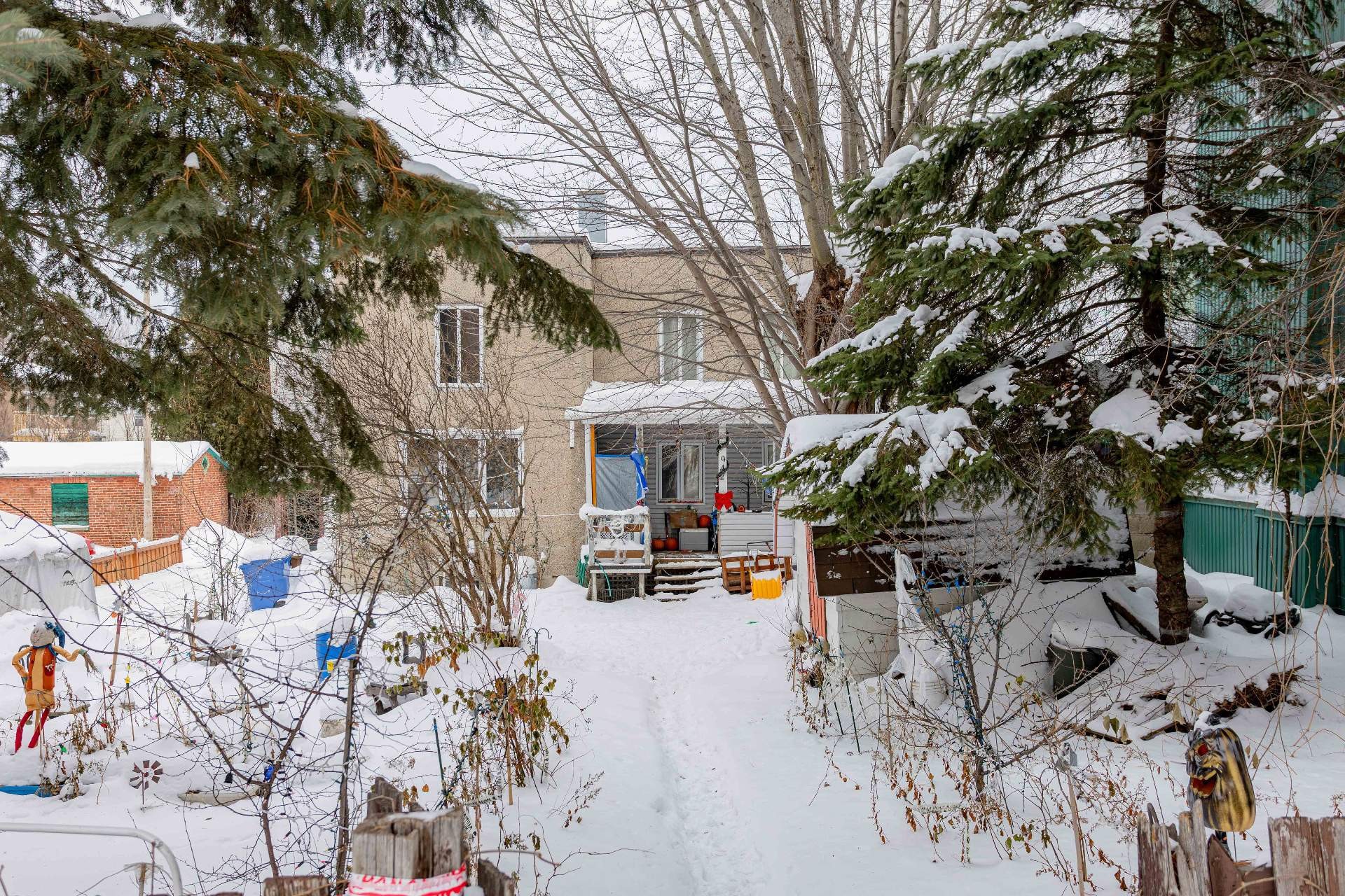 









942


Rue Lambert

,
Shawinigan,




QC
G9N4E8

