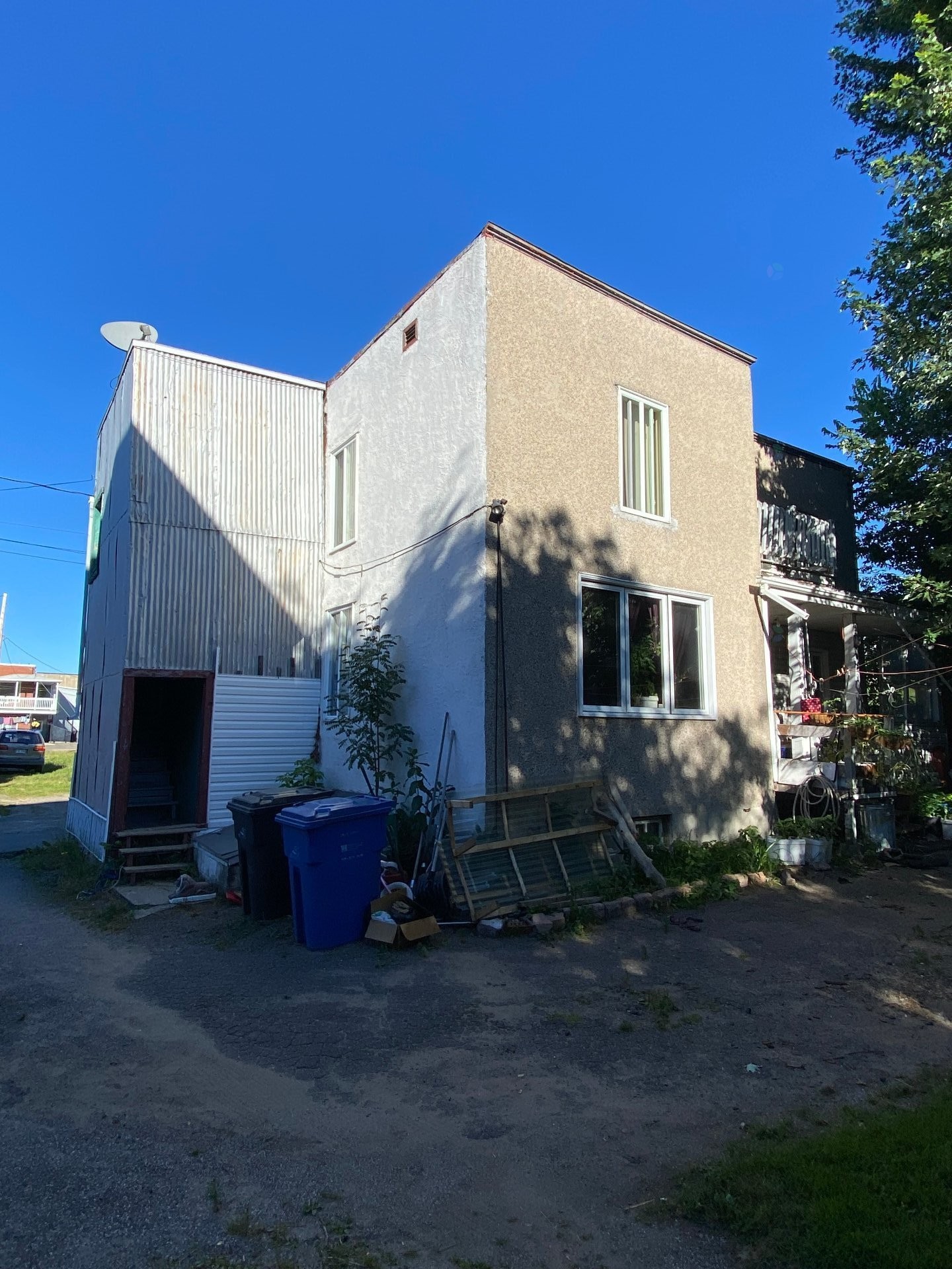









942


Rue Lambert

,
Shawinigan,




QC
G9N4E8

