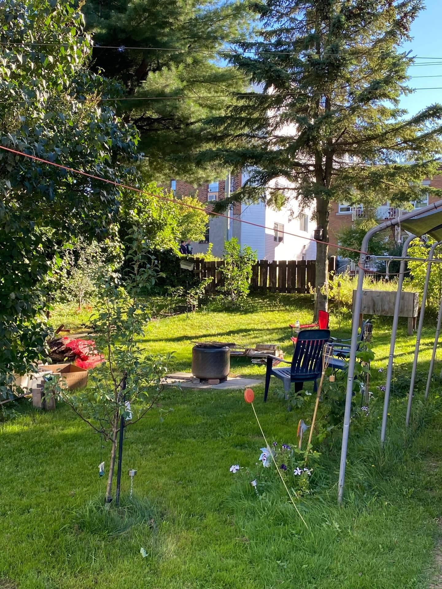 









942


Rue Lambert

,
Shawinigan,




QC
G9N4E8

