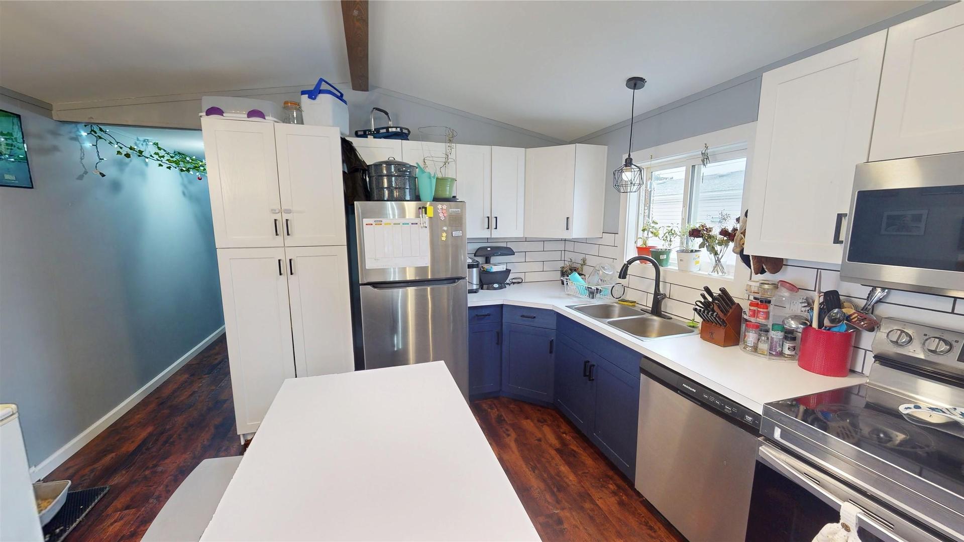 









2321


Industrial Road 2

, 44,
Cranbrook,




BC
V1C 6H3

