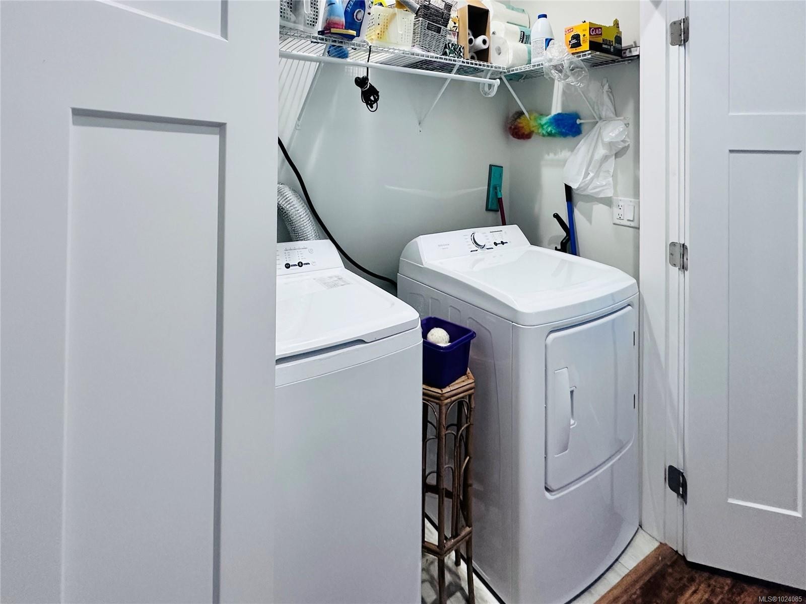 









300


Grosskleg

Way, 54,
Lake Cowichan,




BC
V0R 2G1

