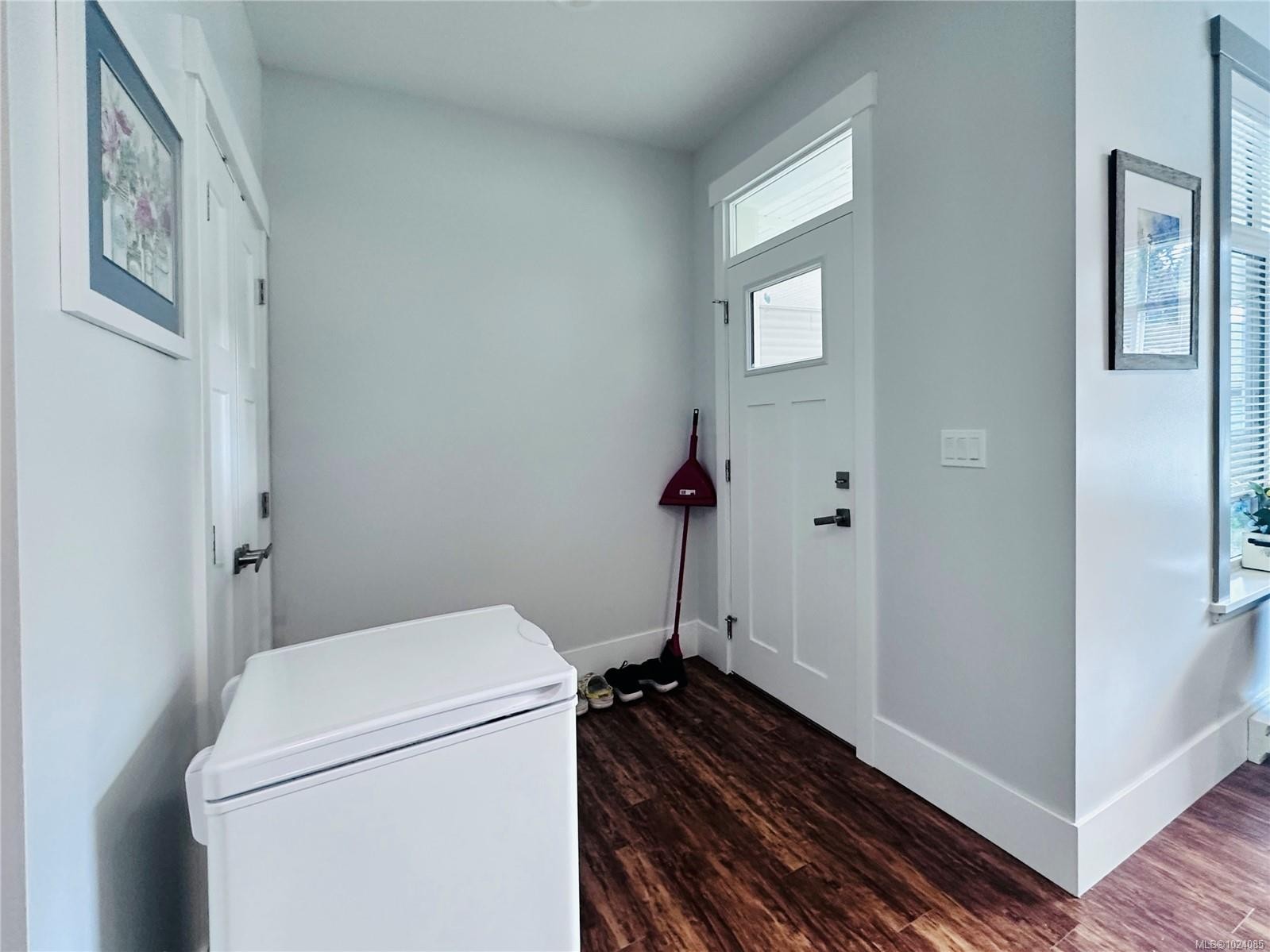 









300


Grosskleg

Way, 54,
Lake Cowichan,




BC
V0R 2G1

