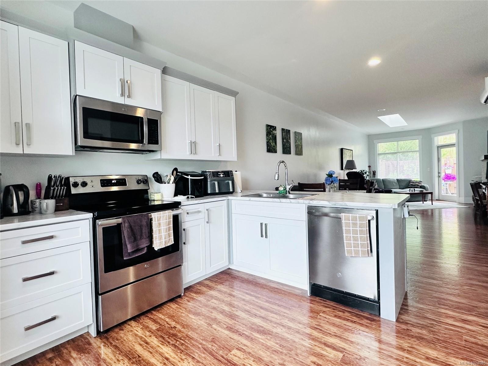 









300


Grosskleg

Way, 54,
Lake Cowichan,




BC
V0R 2G1

