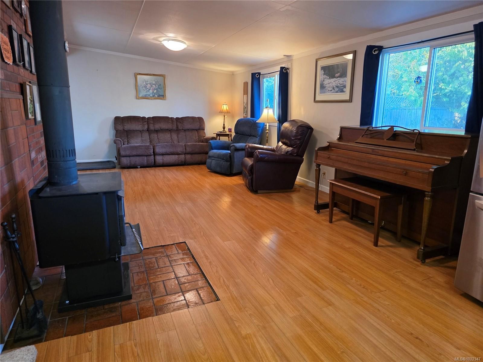 









2114


McKenzie

Ave,
Comox,




BC
V9M 1M7

