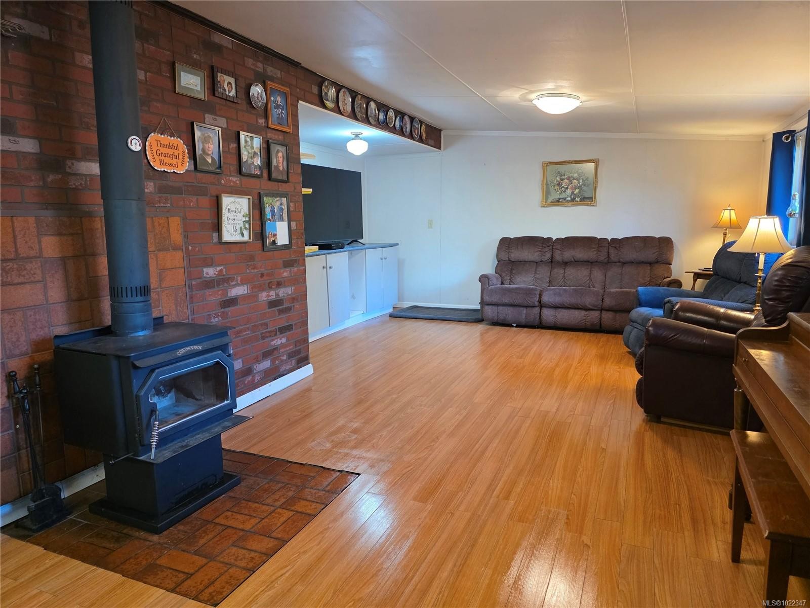 









2114


McKenzie

Ave,
Comox,




BC
V9M 1M7

