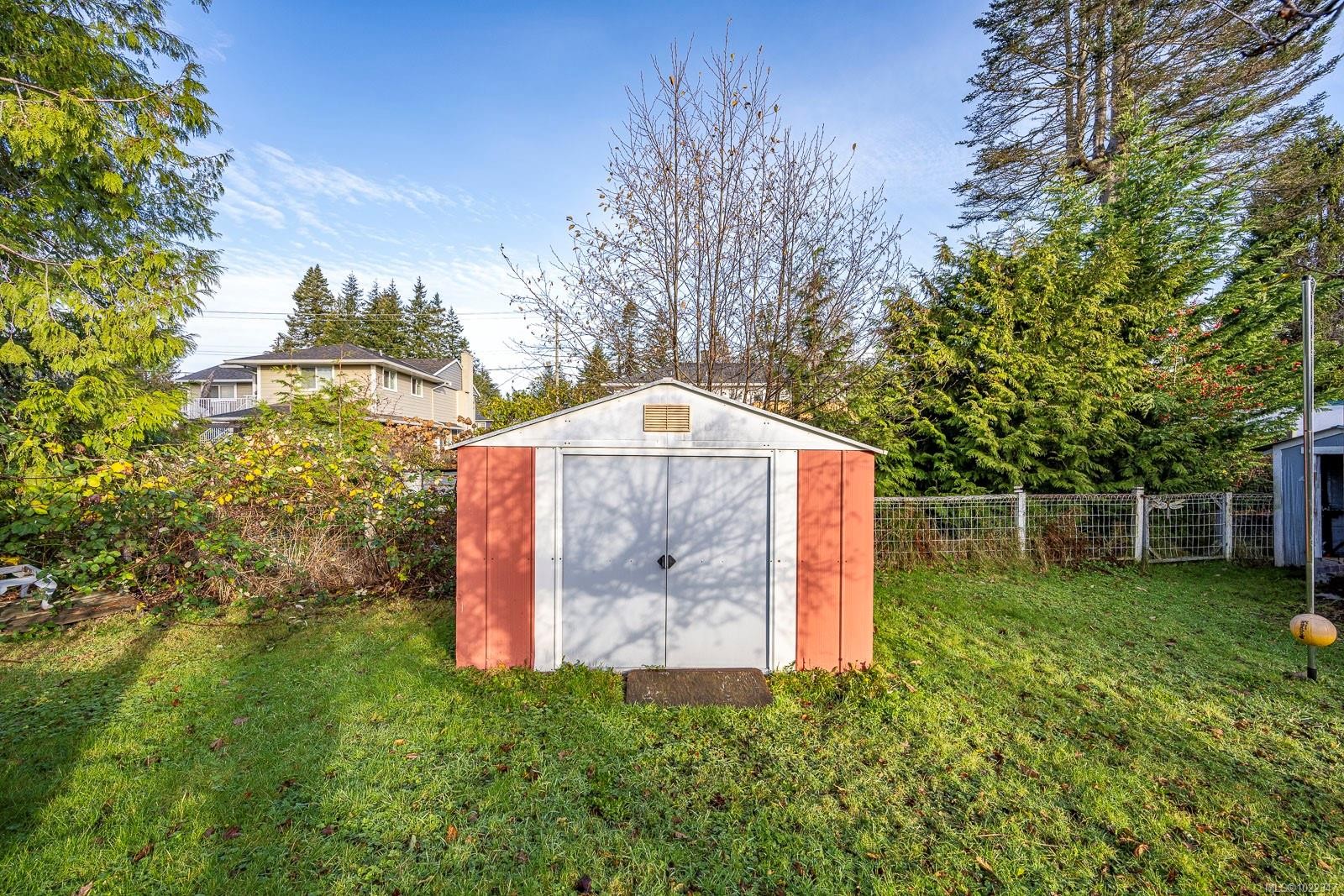 









2114


McKenzie

Ave,
Comox,




BC
V9M 1M7

