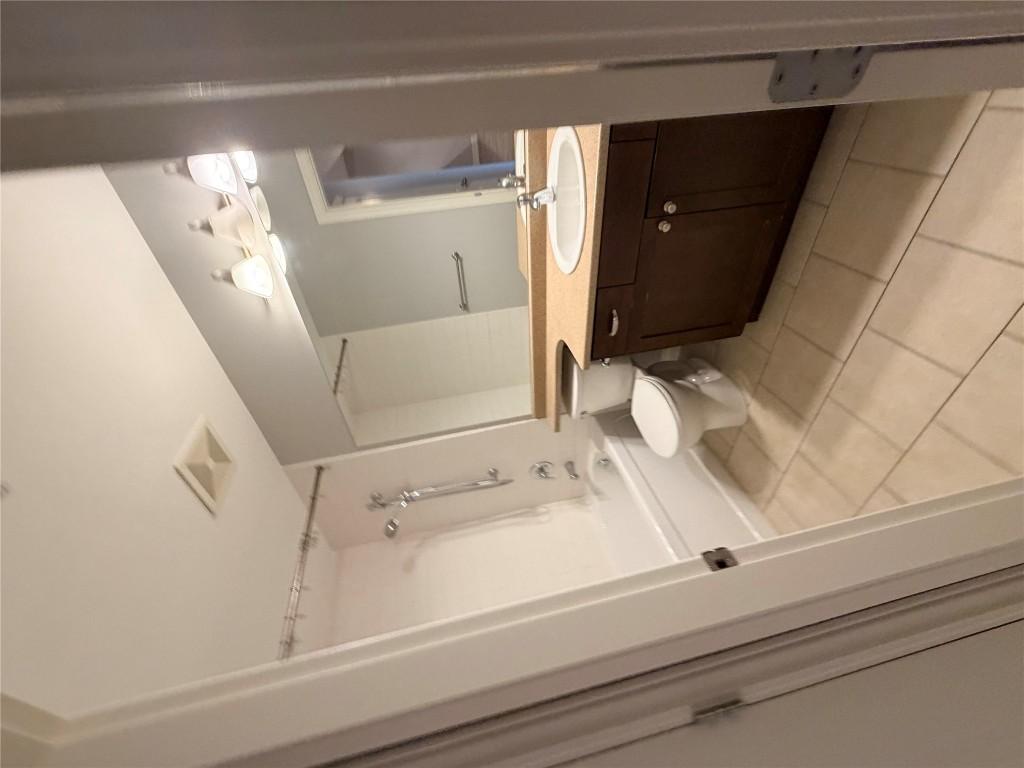 









3833


Brown

Road, 1211,
West Kelowna,




BC
V4T 2J3

