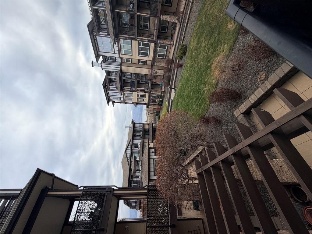 









3833


Brown

Road, 1211,
West Kelowna,




BC
V4T 2J3

