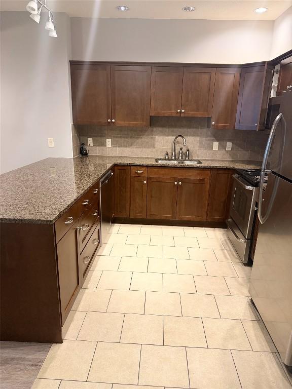 









3833


Brown

Road, 1211,
West Kelowna,




BC
V4T 2J3

